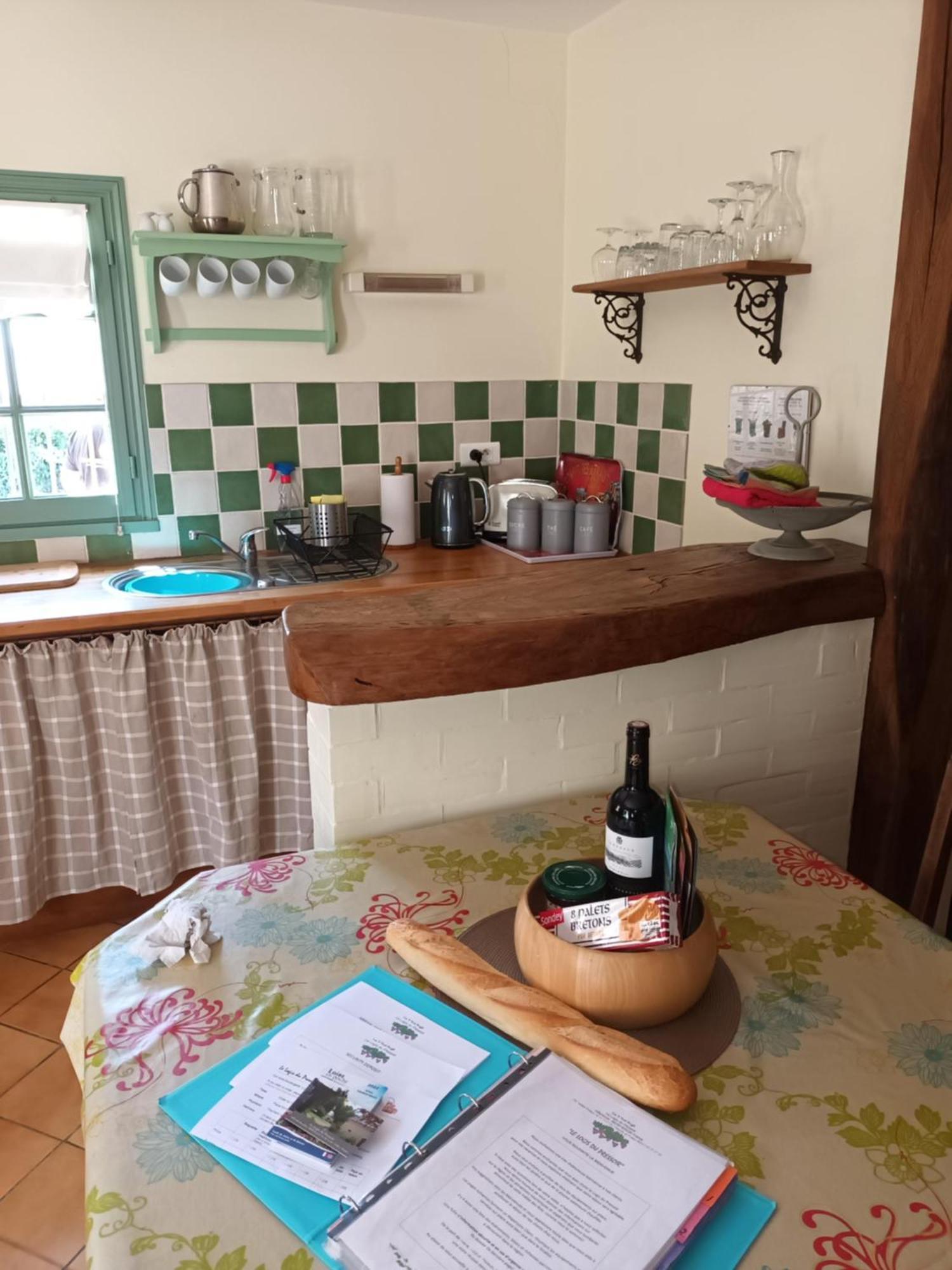 Le Logis Du Pressoir Self Catering Gites In Beautiful 18Th Century Estate In The Heart Of The Loire Valley With Heated Pool And Extensive Grounds. Les Bois-d'Anjou Room photo